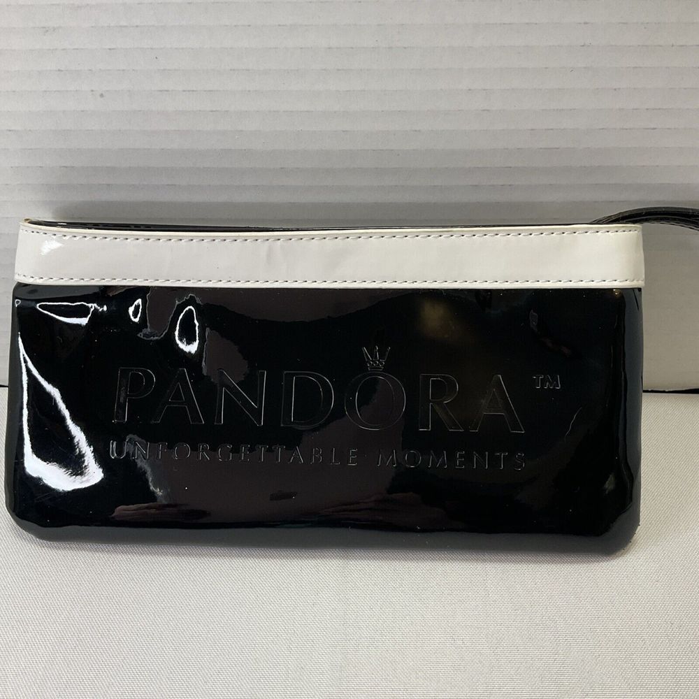 PANDORA Embossed Patent Black & White Clutch Wallet Wristlet Cosmetic Zip Purse‎
